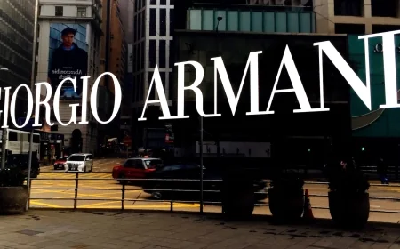 Armani: Arta Eleganței Desăvârșite – O Călătorie Prin Imperiul Stilului Italian