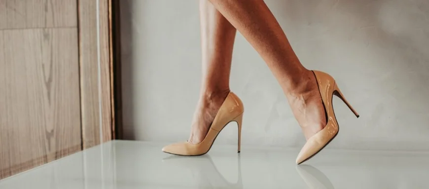 Pantoful Stiletto: Seducție și Putere de la 1950 la 2026